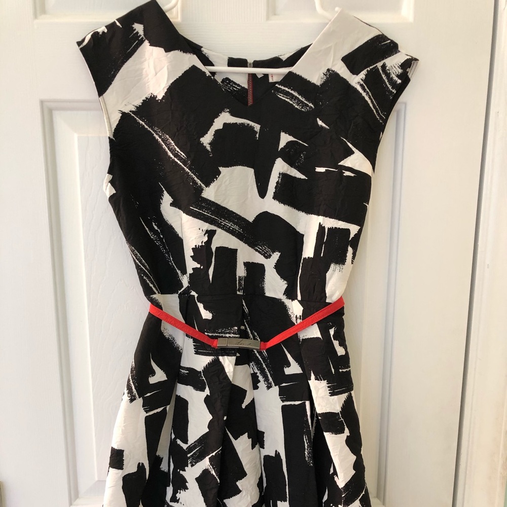 Beautiful Doo Ri dress in black and white print